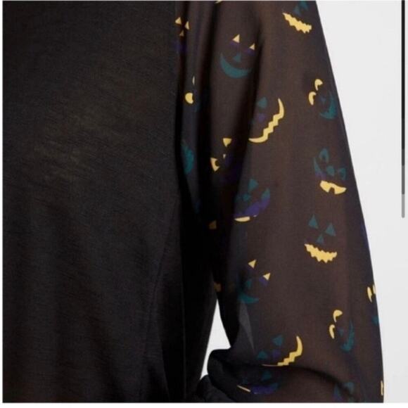 ModCloth Sz S Jack-O-Lantern Printed 3/4 Sleeve Keyhole Back Halloween Shirt - Picture 2 of 16